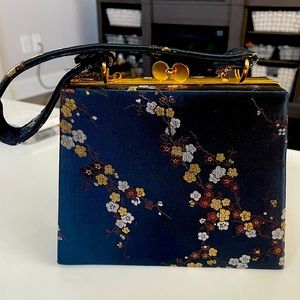 Vintage Silk Brocade Kiss Closure Shoulder Bag